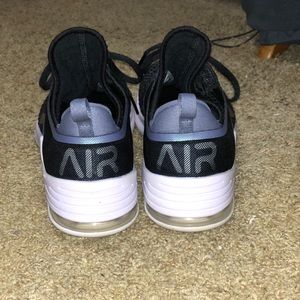 Woman’s Nike air Bella TR 3
